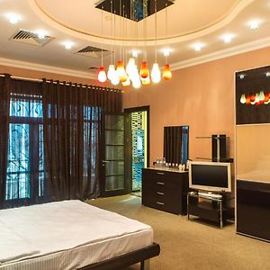 Deluxe King Suite
